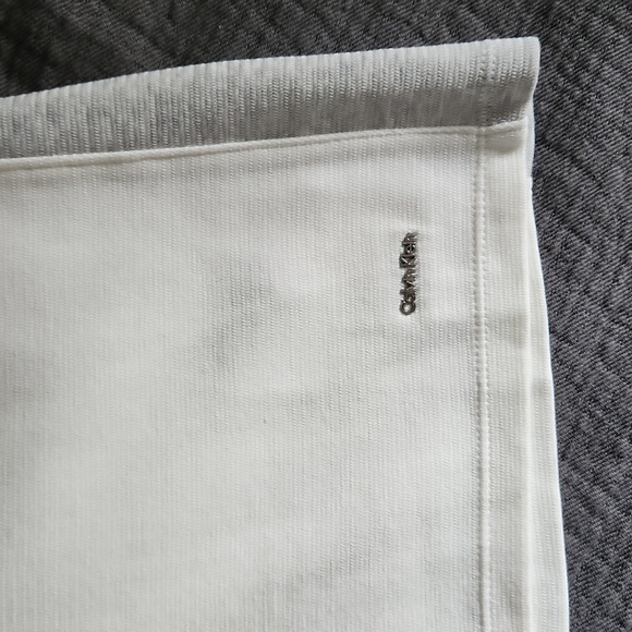 Calvin Klein Sweater - Size Small - Picture 3 of 4